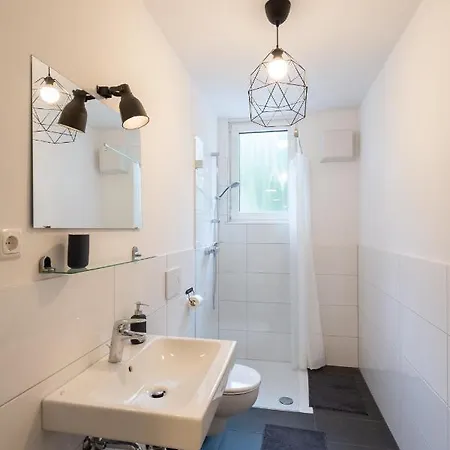 Gehobene Studio In Der Bochumer Innenstadt 보훔