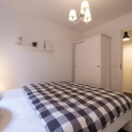 Gehobene Studio In Der Bochumer Innenstadt 보훔