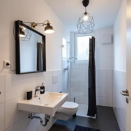 Gehobene Studio In Der Bochumer Innenstadt 보훔